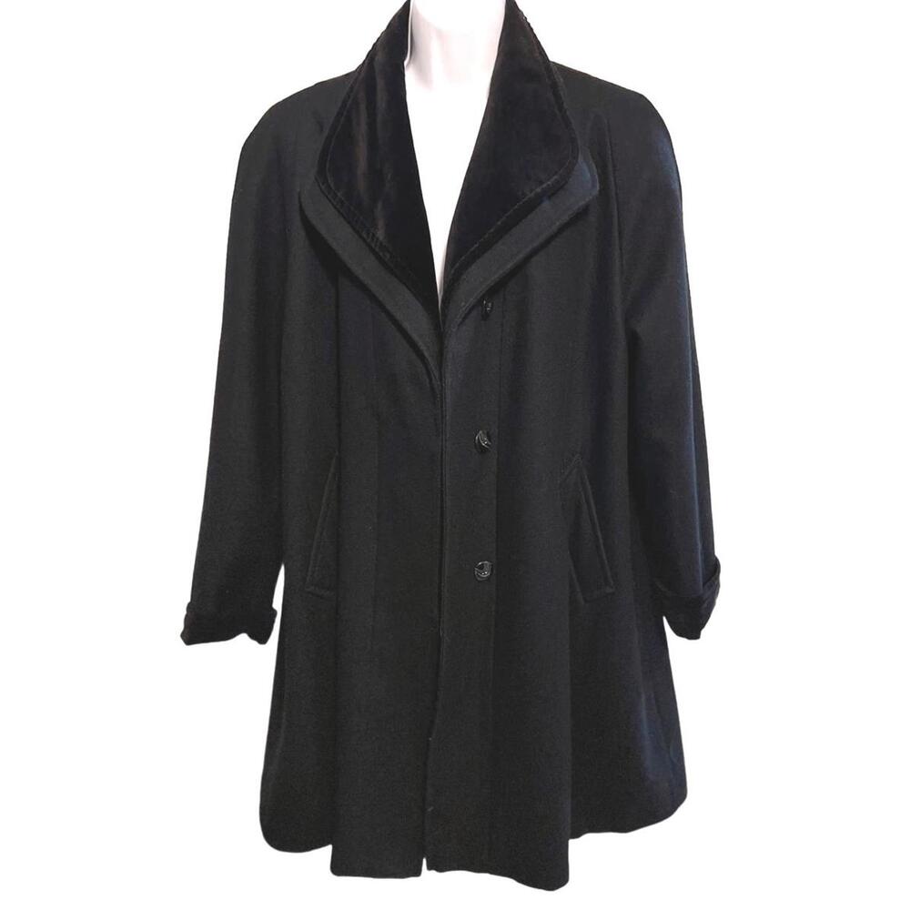 Vintage 90s Stephanie Mathews Wool Velvet-Trim 0ld Money Coat. Size 8
